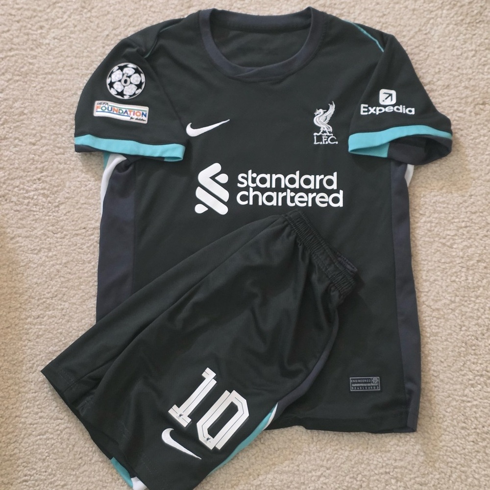 Nike Liverpool FC Soccer Jersey Kids MacAllister #10